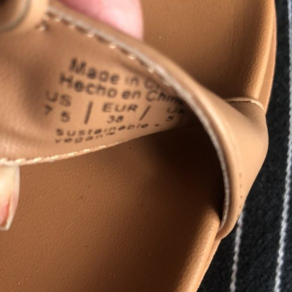 👛 (ANY 2/$25) CALL IT SPRING Gladiator Sandals Size 7.5 - Picture 7 of 8